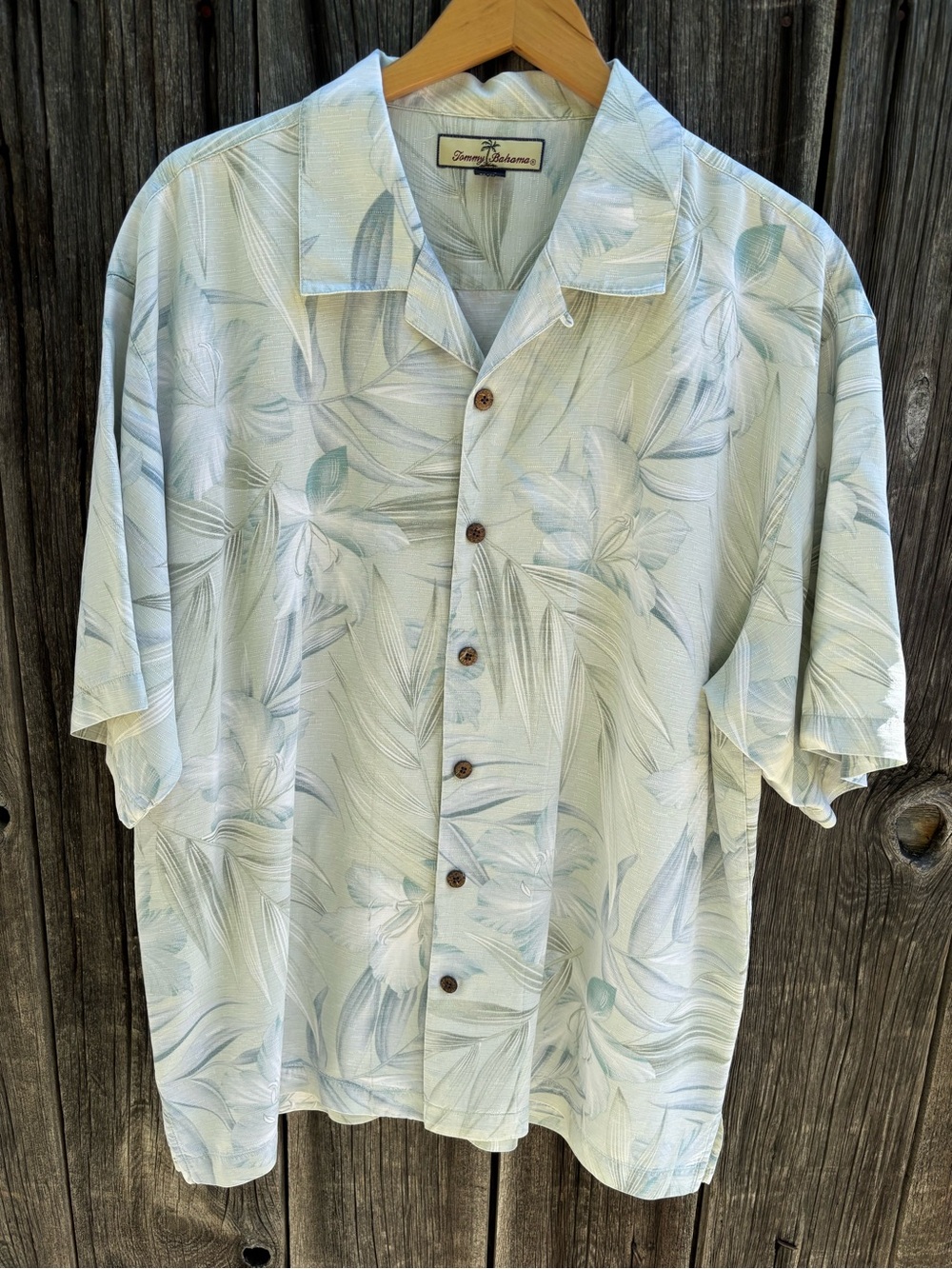 Tommy Bahama 100% Silk Pale Blue & Cream Leaf-Print Camp Shirt